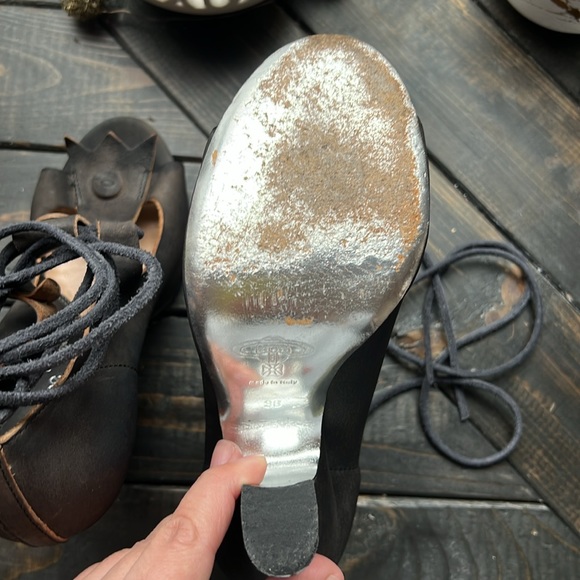 Vivienne Westwood New Regent Strappy Pumps - Picture 6 of 13